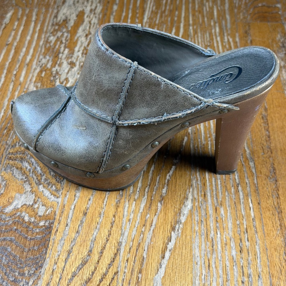 Y2K Candies Carin Taupe Platform Clogs Womens 7 Studded Wood Block Heel Mules